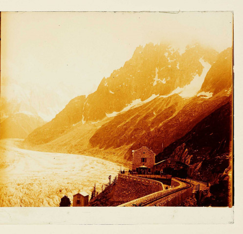 Mont-Blanc (Haute-Savoie). La gare de Montenvers