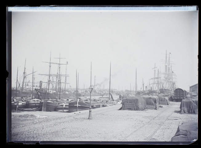 298 - Dunkerque - port - juillet 1898