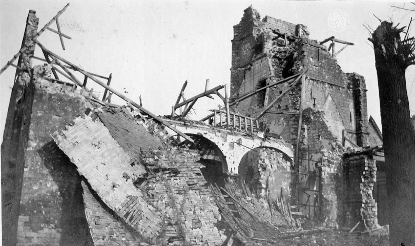 La Grande Guerre dans le Pas-de-Calais. Les ruines d'une église