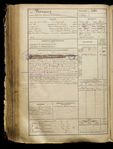 Vasseur, Alphonse Raymond Ferdinand, né le 11 août 1889 à Amiens (Somme), classe 1909, matricule n° 386, Bureau de recrutement d'Amiens