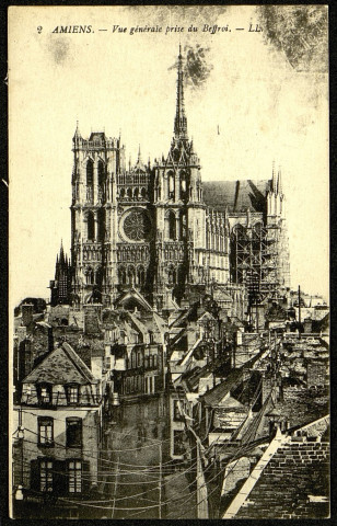 Amiens (Somme). Vue générale prise du beffroi