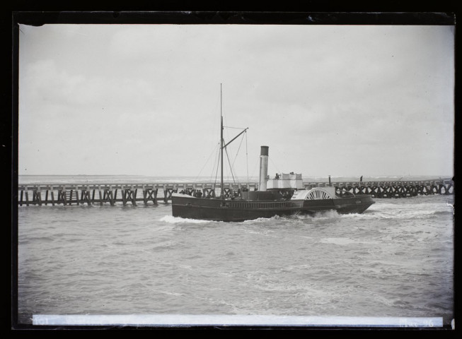 101 - Bateau à vapeur à Dunkerque - mai 1896
