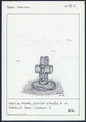 Eu : croix de pierre, sentier d'accès à la chapelle Saint-Laurent - (Reproduction interdite sans autorisation - © Claude Piette)