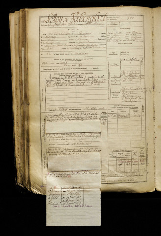 Le Roy de Valanglart, Guy Joseph Marie Ghislain Eugène François, né le 24 octobre 1882 à Brocourt (Somme), classe 1902, matricule n° 778, Bureau de recrutement d'Abbeville