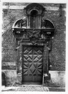 Lycée de Saint-Omer (Pas-de-Calais) : une porte en bois sculptée