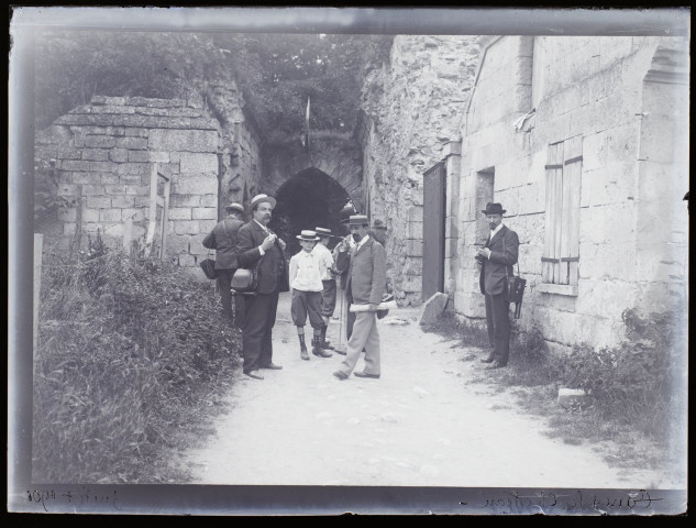 Coucy-le-Château ruines - juillet 1901