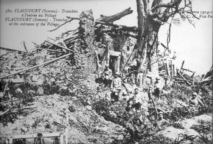 La guerre 1914-1917 - Tranchées à l'entrée du village - Trenches at the entrance of the village