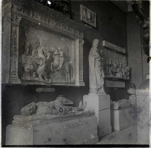 Musée du Louvre - Vierge et enfant Jésus XVIe siècle - Saint Georges Bas relief