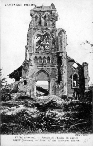 Campagne 1914-1917 - Façade de l'église en ruines