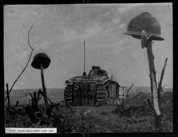 Bataille de la Somme (5-8 juin 1940). Chars français à Dury