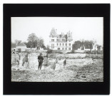 Saint-Maximin, le château de face - avril 1902