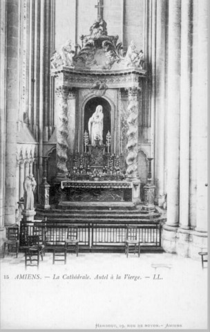 La cathédrale - Autel à la Vierge