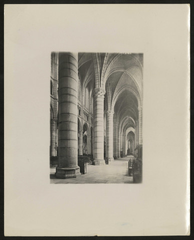Soissons. Collatéral sud de la nef de la cathédrale Saint-Gervais-et-Saint-Protais