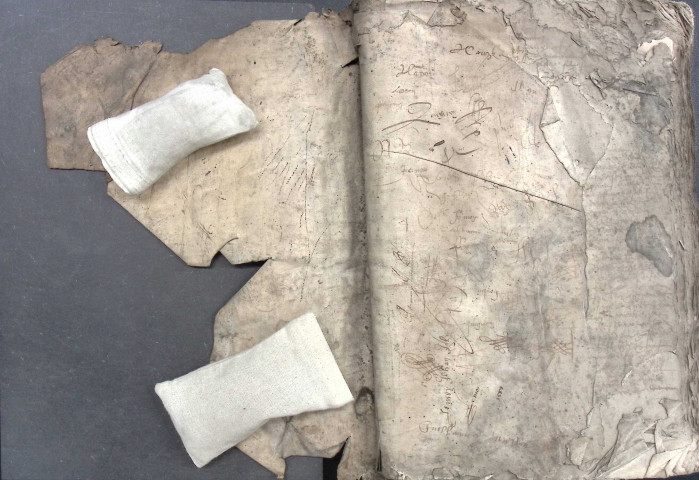 Etude de Me Jean Quignon à Amiens (étude n°22). Minutes de l'année 1587