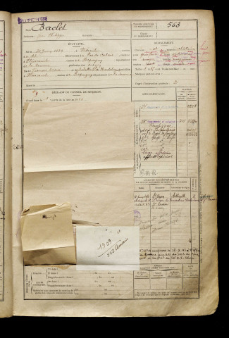 Baclet, Jean Philippe, né le 30 mars 1889 à Frévent (Pas-de-Calais), classe 1909, matricule n° 563, Bureau de recrutement d'Amiens