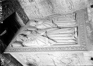Eglise, vue de détail : les gisants du tombeau des seigneurs de Lannoy