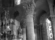 Eglise, vue intérieure : les chapiteaux romans