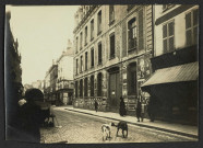 Le pensionnat de Saint-Martin entre 1904 et 1907, aujourd'hui les établissements Devred, au coin de la rue Robert de Luzarches et Léon Caron