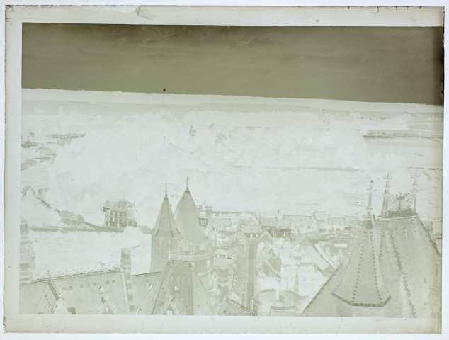 Pierrefonds, vue prise au haut du château - septembre 1901