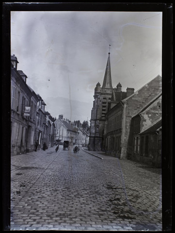 La Ferté-Milon église dans la grande rue - septembre 1901