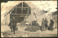 La Grande Guerre 1914-1915. Villers-aux-Bois près de Carency (Pas-de-Calais). Un coin de la Grande Rue après la bataille