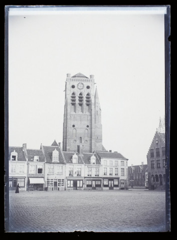Belgique - Furnes, église sur la place - octobre 1899