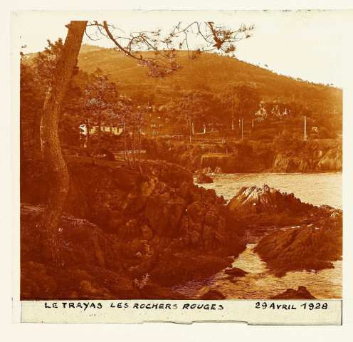 Le Trayas (Var). Les rochers rouges