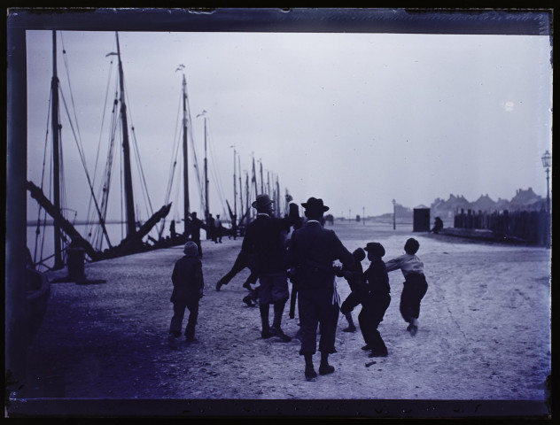 Vue prise à Etaples - juillet 1902