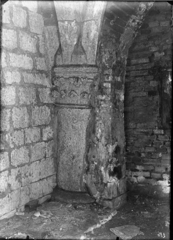 Amiens, 13 rue André, cave voûtée (XIIIe siècle) : pilier