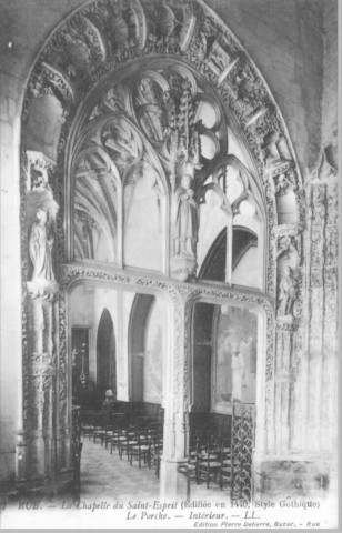 La chapelle du Saint-Esprit (Edifiée en 1440, style gothique) - Le porche - Intérieur