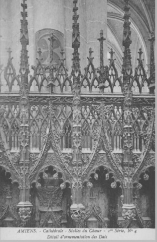 Cathédrale - Stalles du Choeur - 1ère série, n°4 Détail d'ornementation des Dais
