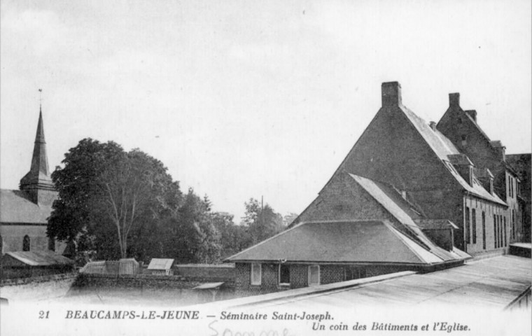 Séminaire Saint-Joseph - Un coin des bâtiments et l'église