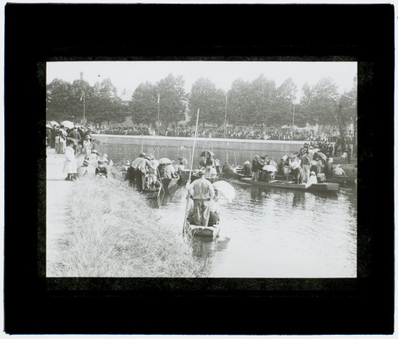 Amiens. Fête du sport au port d'Amont - bateaux des hortillons - juillet 1904