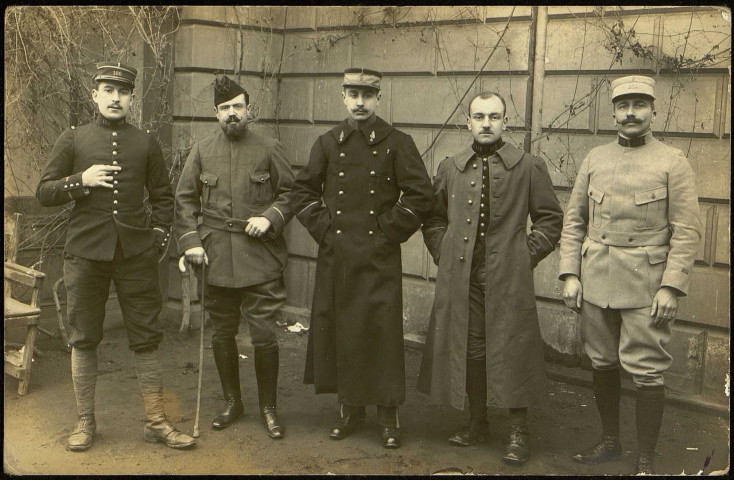 Portrait de cinq officiers prisonniers en Allemagne : Léandre Chassériaud, Carboneil, Bureau, Jeanin, Marcel David