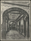 Amiens. Vue du vestibule et du grand escalier depuis l'entrée de l'Hôtel particulier Bouctôt-Vagniez