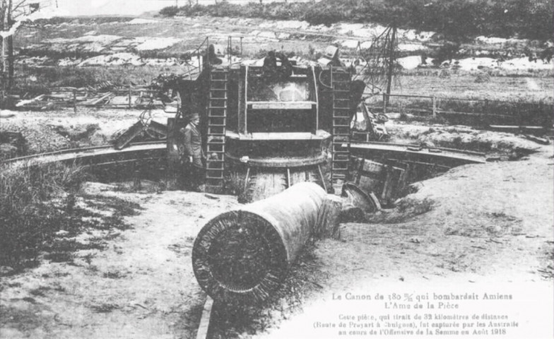 Le canon de 380mm qui bombardait Amiens - L'âme de la pièce - Cette pièce, qui tirait de 32 kilomètres de distance (route de Proyart à Chuignes), fut capturée par les australiens au cours de l'offensive de la Somme en août 1918