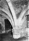 Amiens, 48 rue des Sergents, cave de Monsieur Delacourte : détail d'un pilier et des voussures (XIIIe siècle)