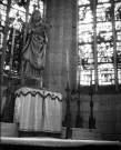 Cathédrale, vue intérieure : statue de Vierge à l'enfant