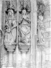 Eglise, trois statues du portail