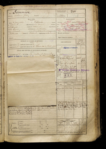 Sannier, Adhémar Gaëtan, né le 11 juin 1889 à Frettecuisse (Somme), classe 1909, matricule n° 791, Bureau de recrutement d'Amiens