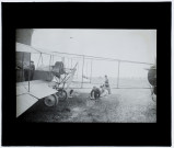 Aéroplane sur un champ d'aviation - septembre 1913