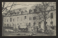 BOMBARDEMENT D'AMIENS. HOSPICE ST-CHARLES. COUR INTERIEURE