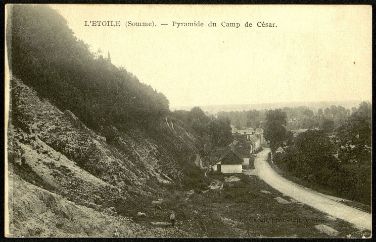 L'Etoile (Somme). Pyramide du Camp César