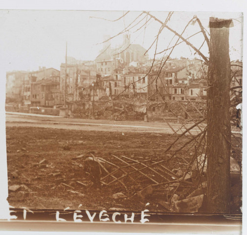 [Meu]se vue de Verdun et l'évéché, G110