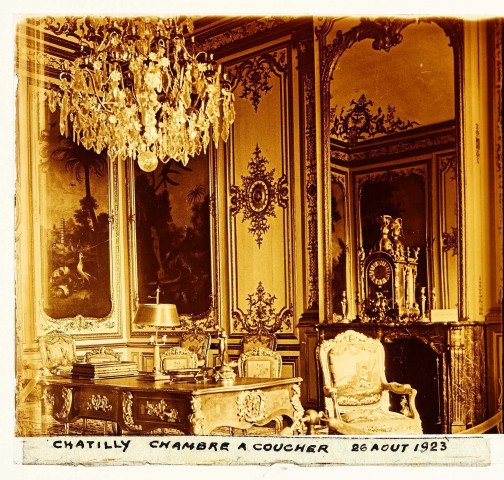 Chantilly (Oise). Chambre à coucher
