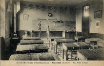 Ecole Normale d'Intitutrices - Amiens (Somme) - Une salle d'étude