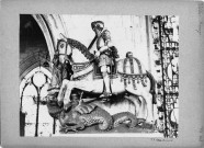 Statue de Saint Georges terrassant le dragon