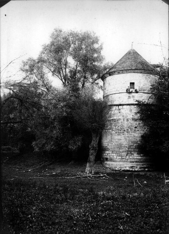 Château de Brétigny (Oise) : une tour