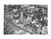 Péronne. Vue aérienne de la ville, l'église Saint Jean-Baptiste