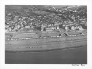 Cayeux-sur-Mer. Vue aérienne du littoral, le front de mer et la ville